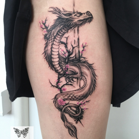tetování drak na noze